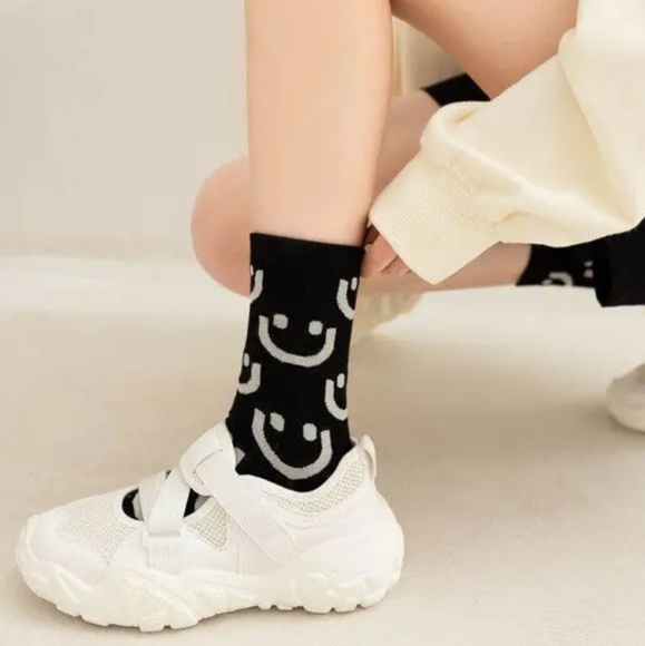 5 pairs of cute smiley face socks - Picture 4 of 5
